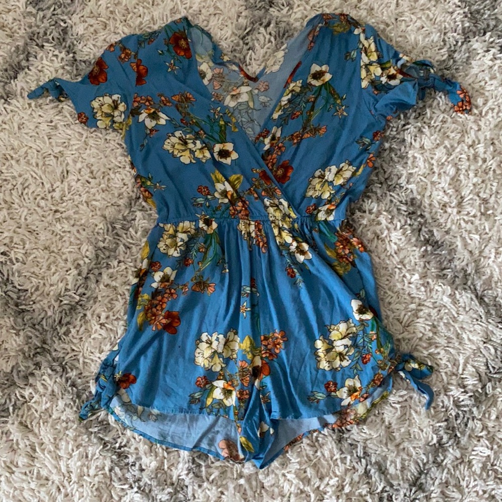 Xhilaration Flowery Romper Small